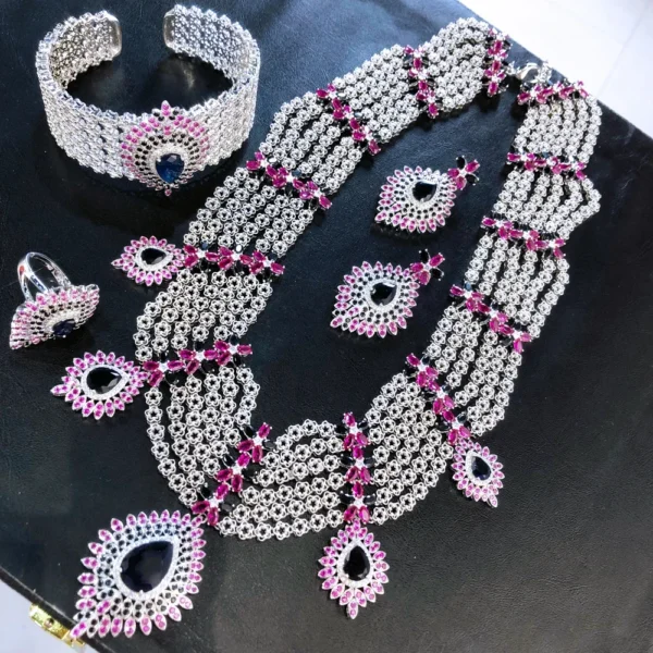 Collier Brangle Boucles d'oreilles Ring Bijoux Set 4pcs Femmes Bijoux de mariage Fashion Noble Lady Best Gift – Image 2
