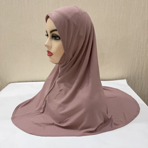 Grands Foulards Unis pour Filles, Hijab Musulman avec Partie Menton, Écharpe Islamique de Haute Qualité à Enfiler, Écharpe de Prière Ramadan Très Demandée – Image 3