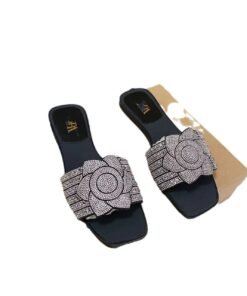 Nouvelle fleur strass sandales plates à la mode vêtements chauds polyvalent une ligne chaussures pour femmes